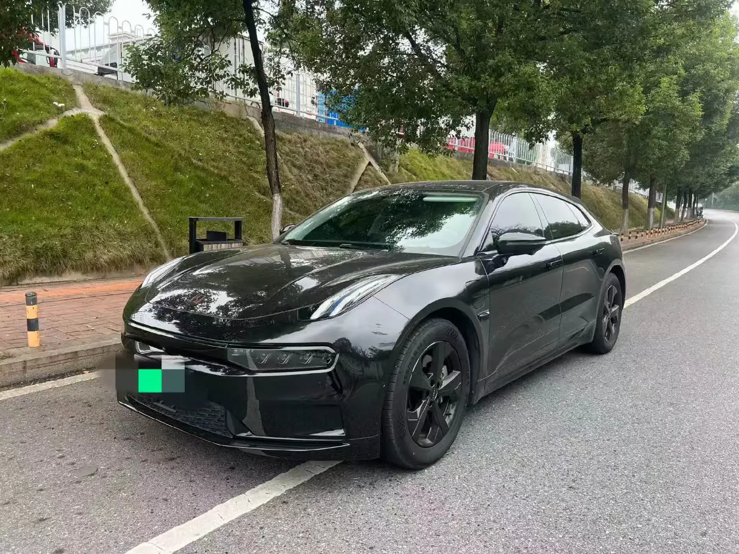 ZEEKR 001