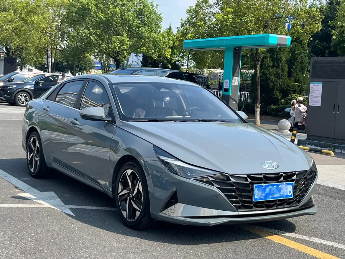 Hyundai Elantra