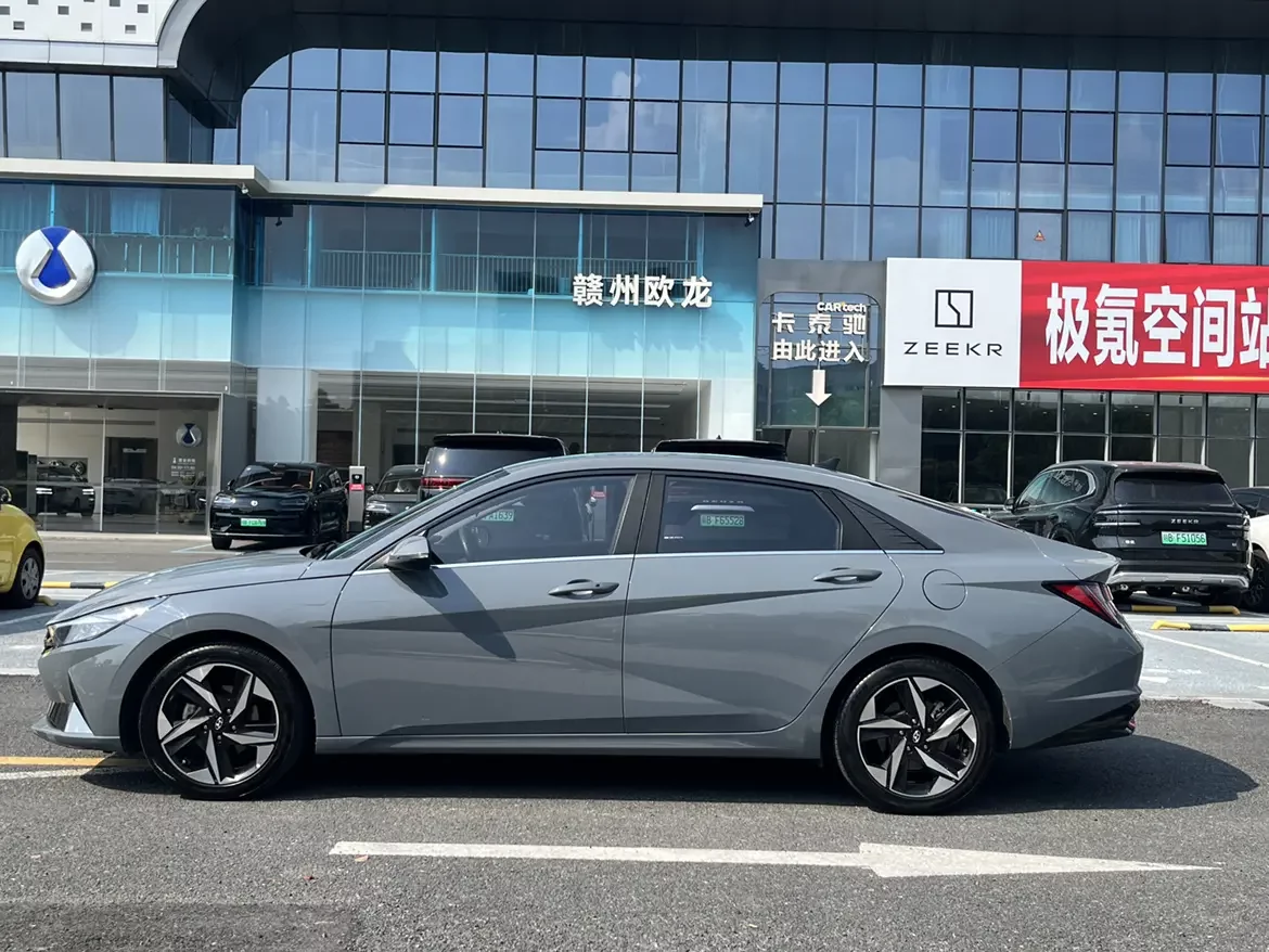 Hyundai Elantra