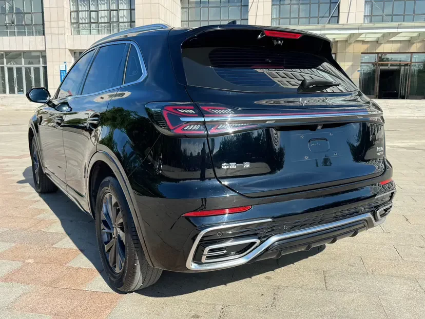 Hongqi HS5