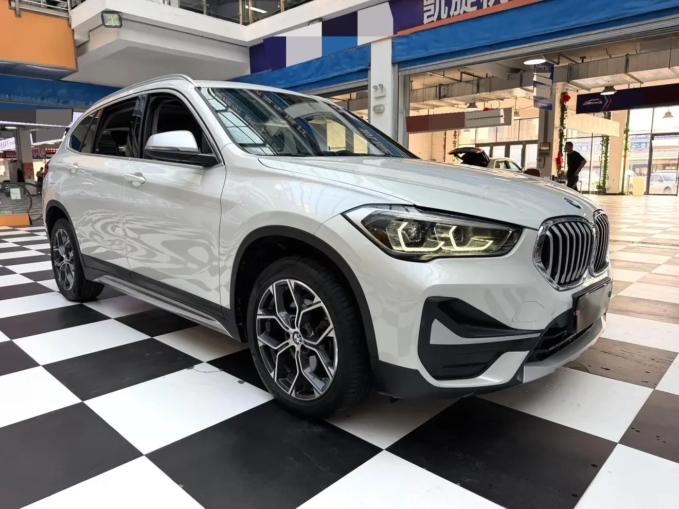 BMW X1