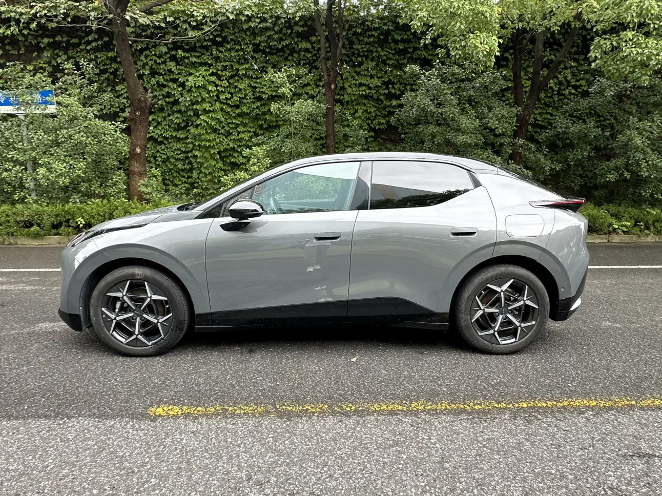 Lynk & Co Z20