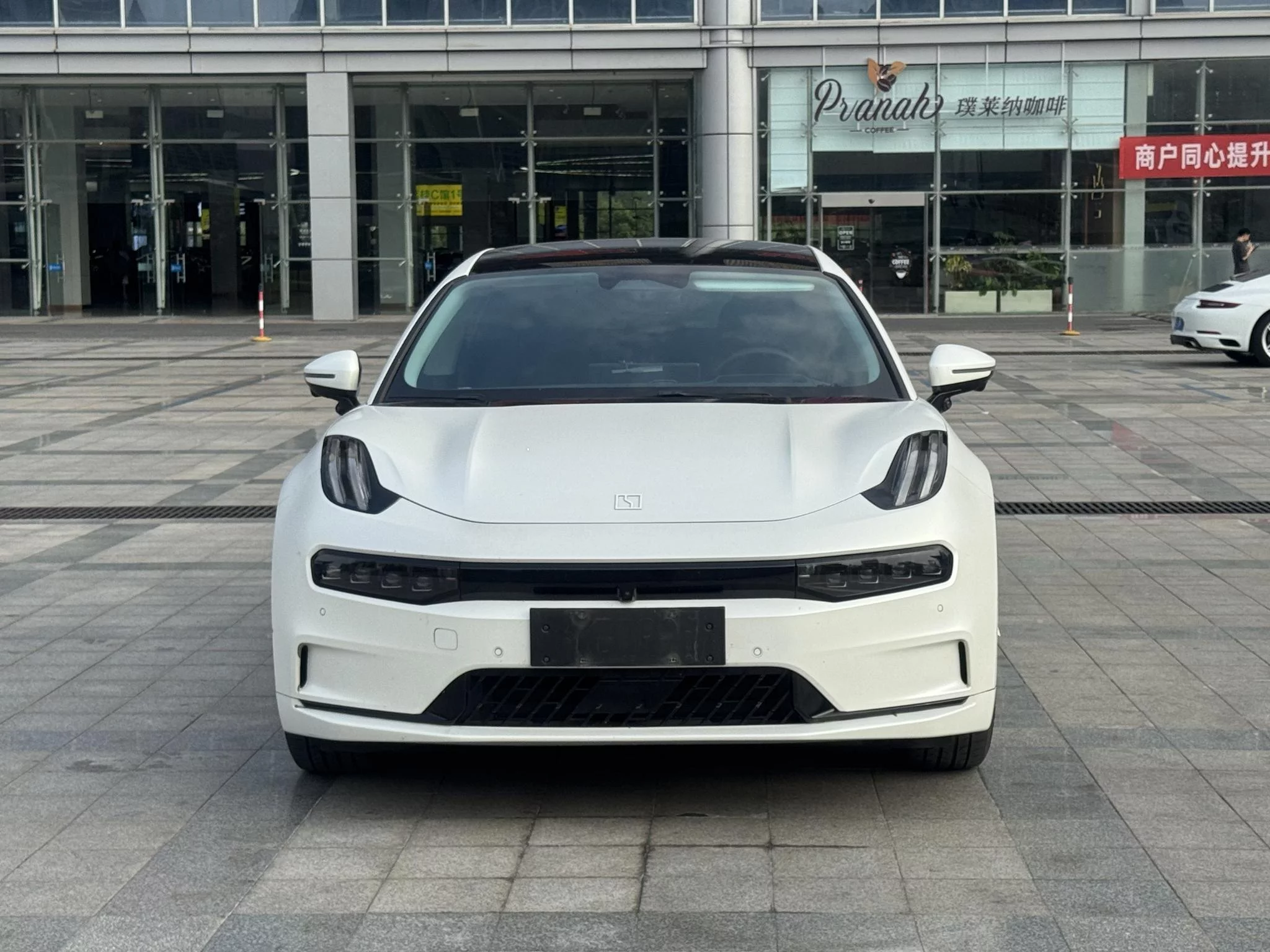 ZEEKR 001
