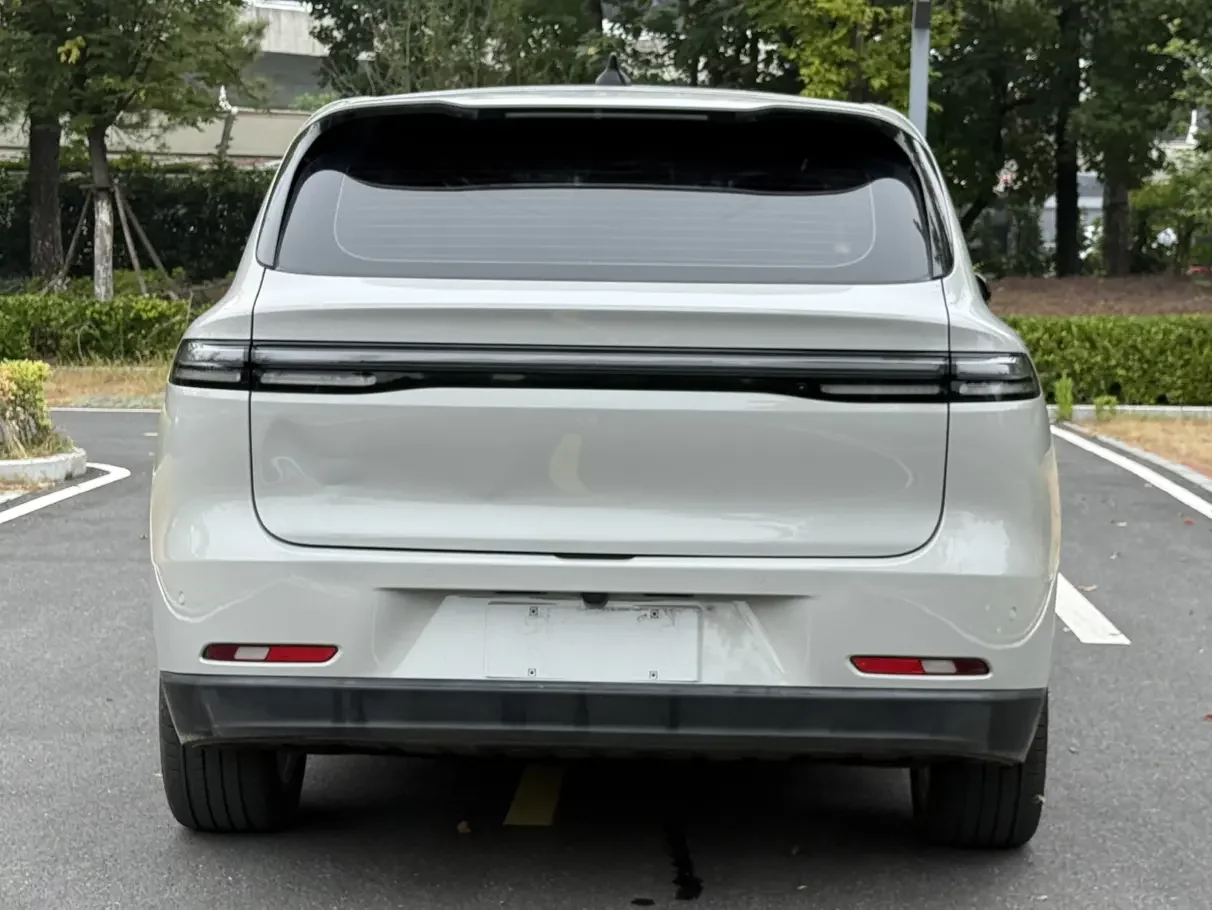 Leapmotor C10