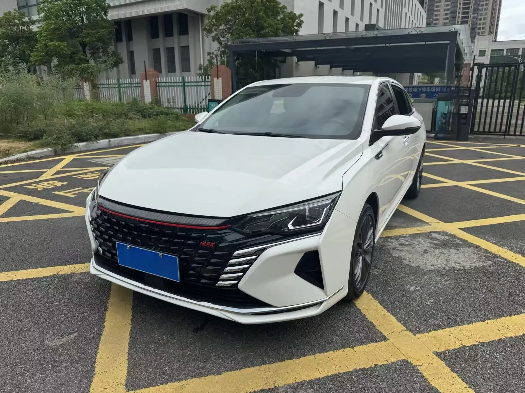 Dongfeng Yixuan MAX