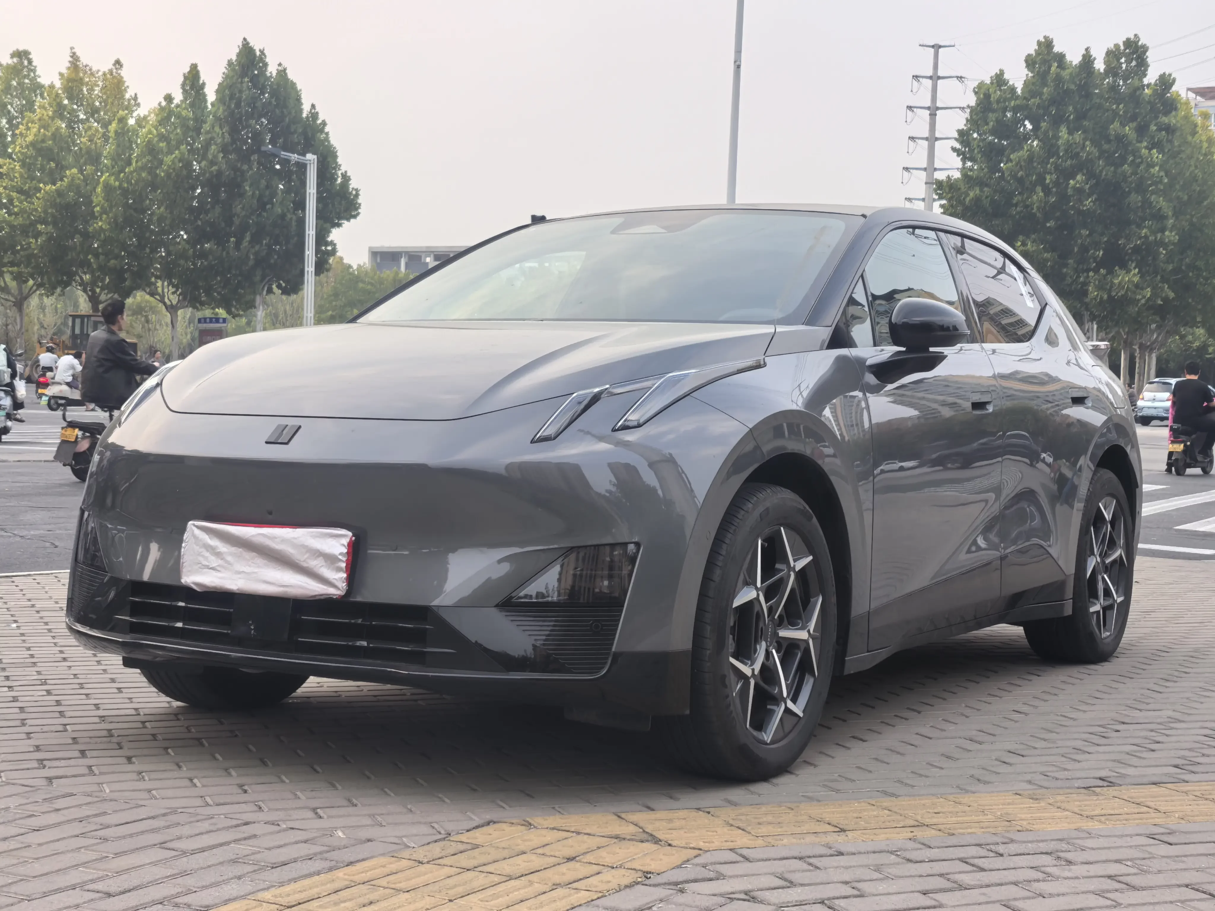 Lynk & Co Z20
