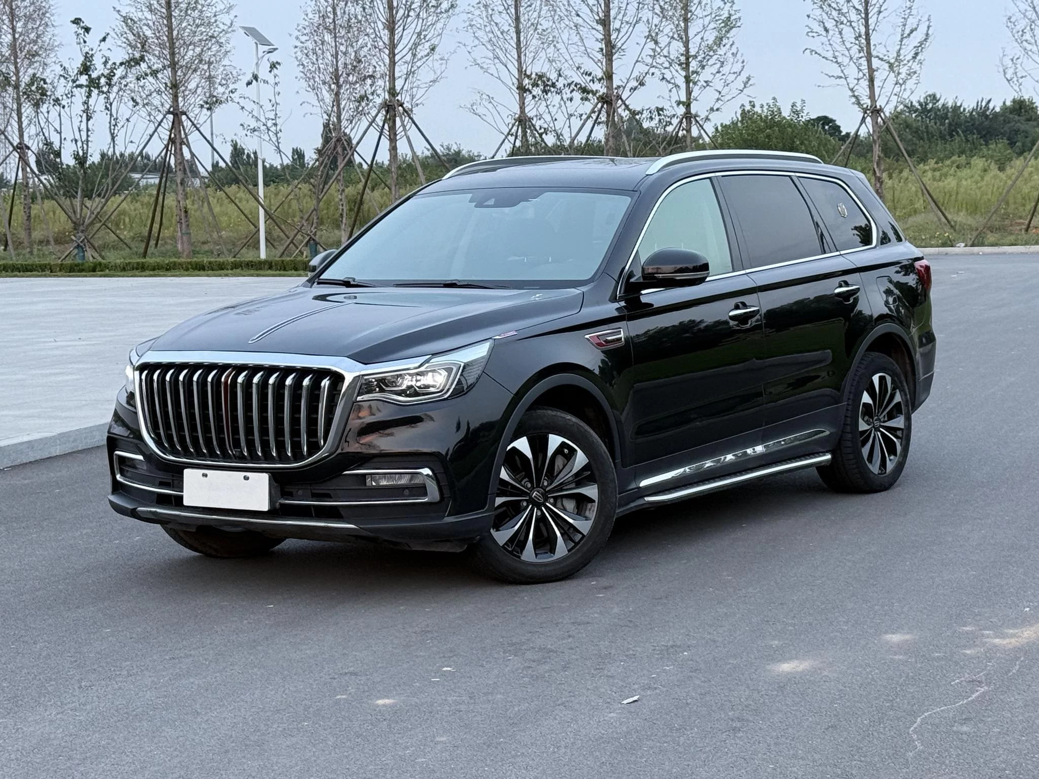 Hongqi HS7