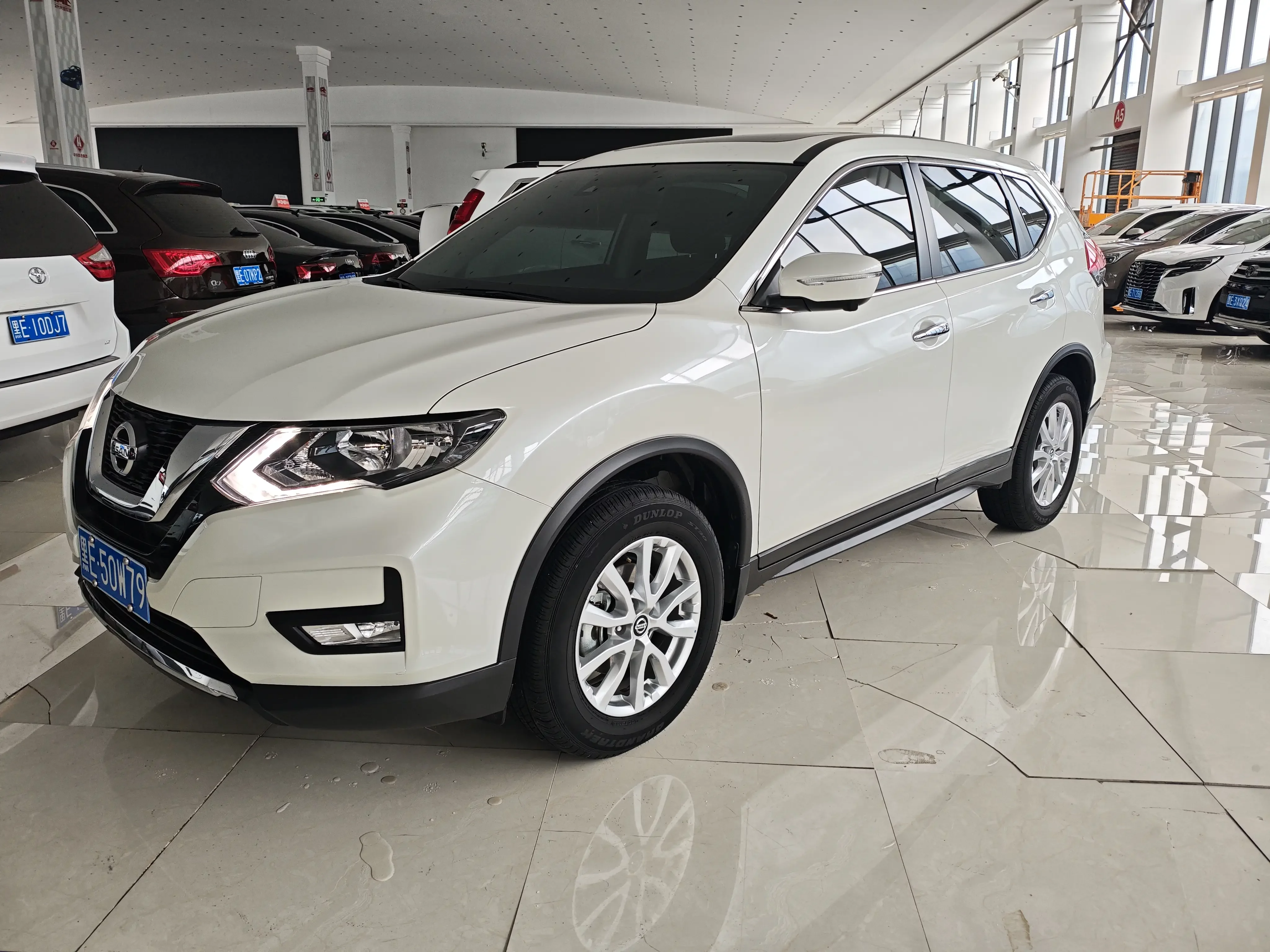 NISSAN X-TRAIL