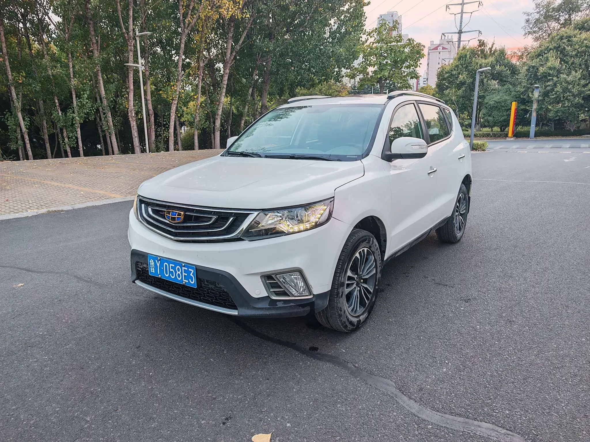 Geely Vision X6