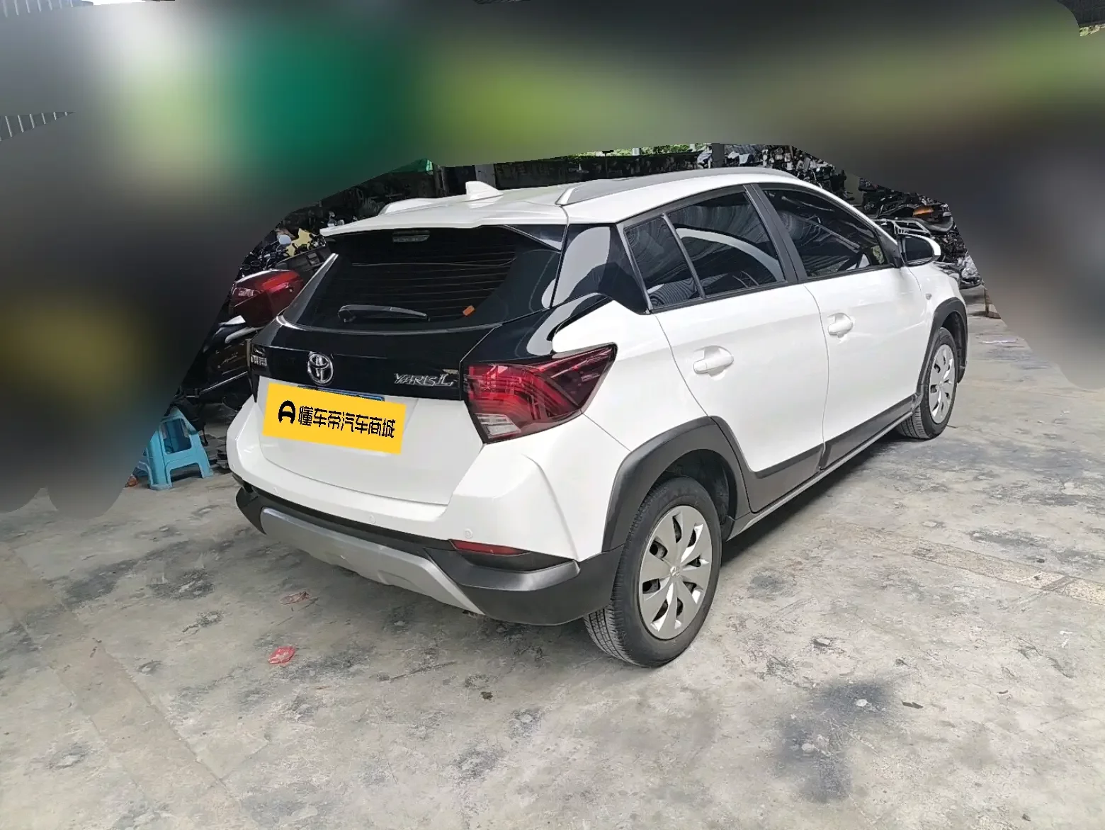 Toyota Yaris L