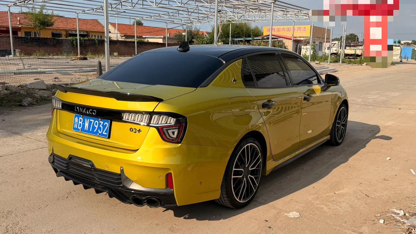 Lynk & Co 03