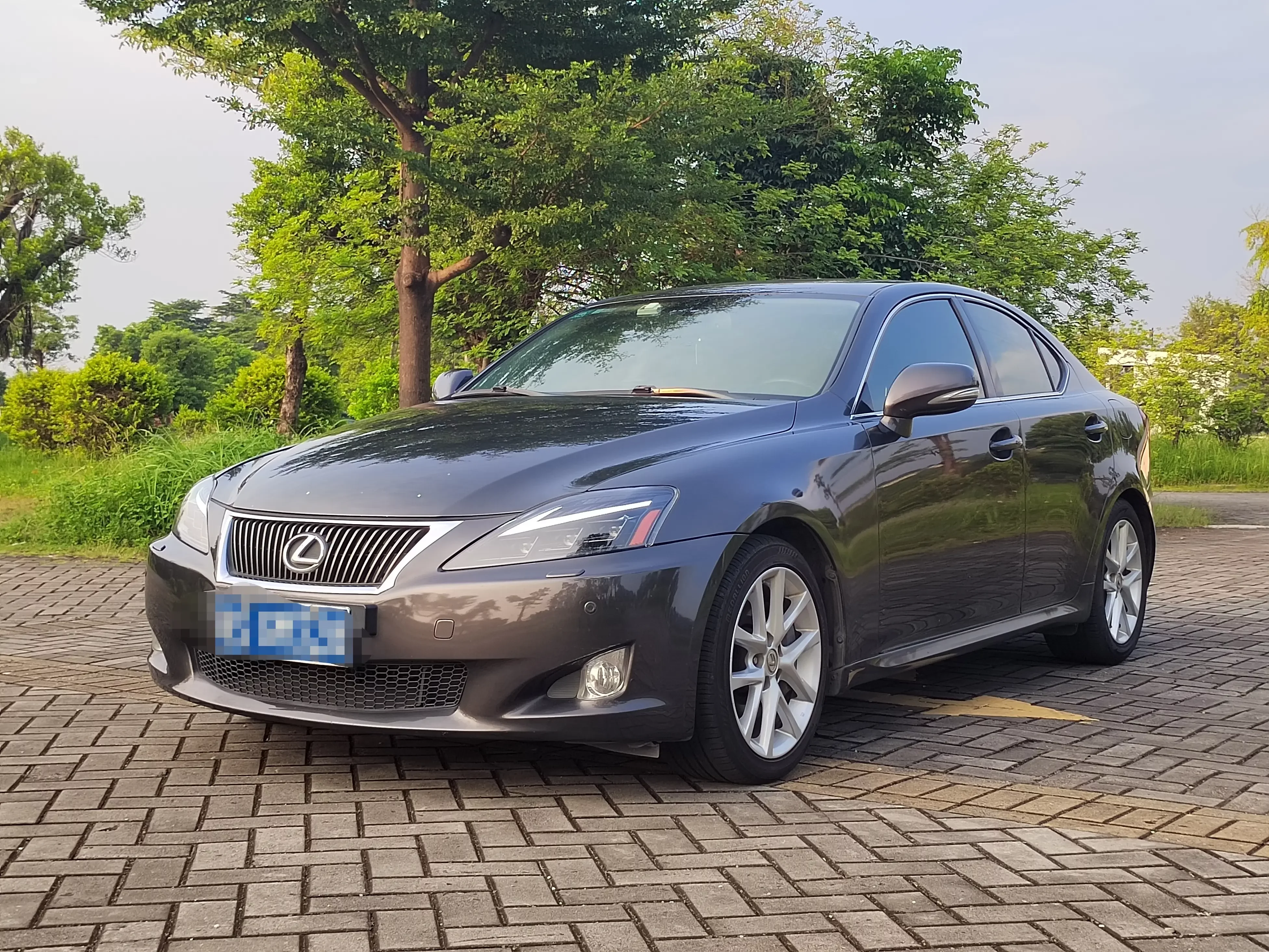 Lexus IS