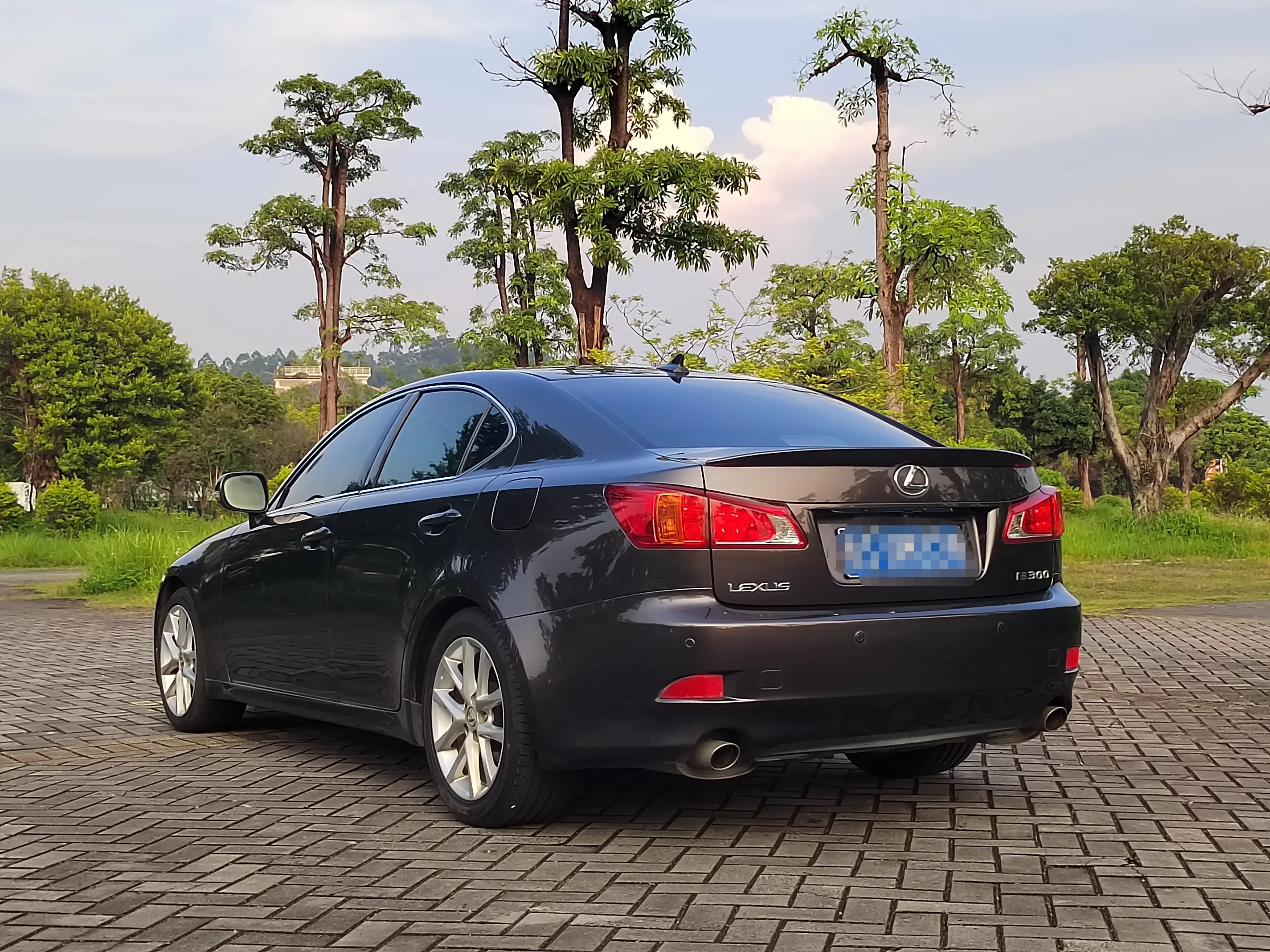 Lexus IS