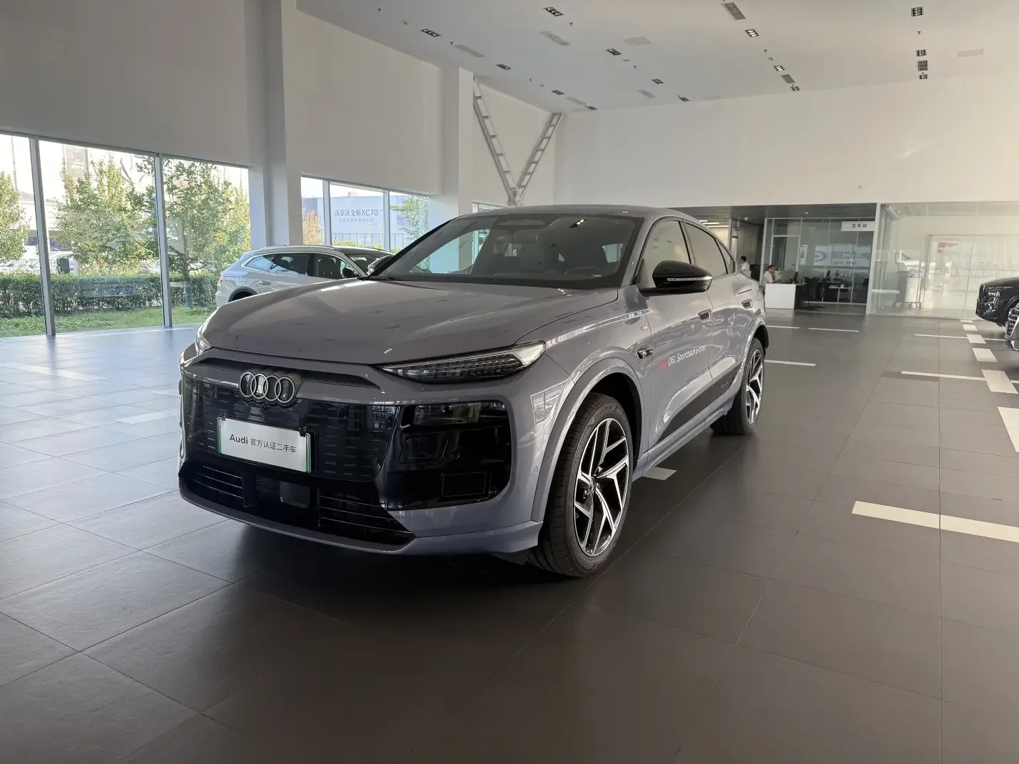 Audi Q6L Sportback e-tron