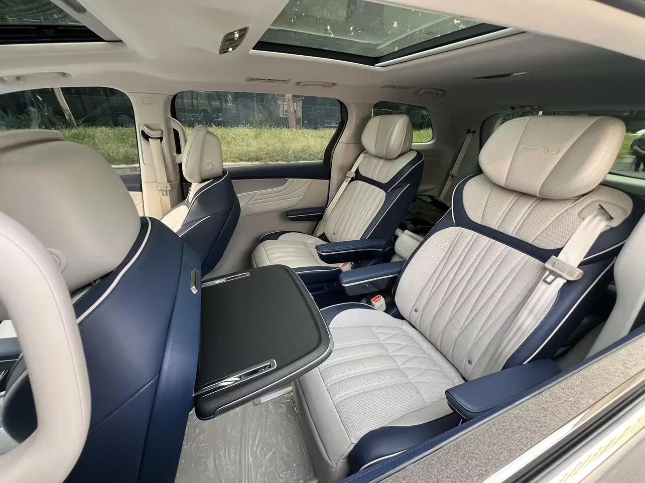 Roewe iMAX8