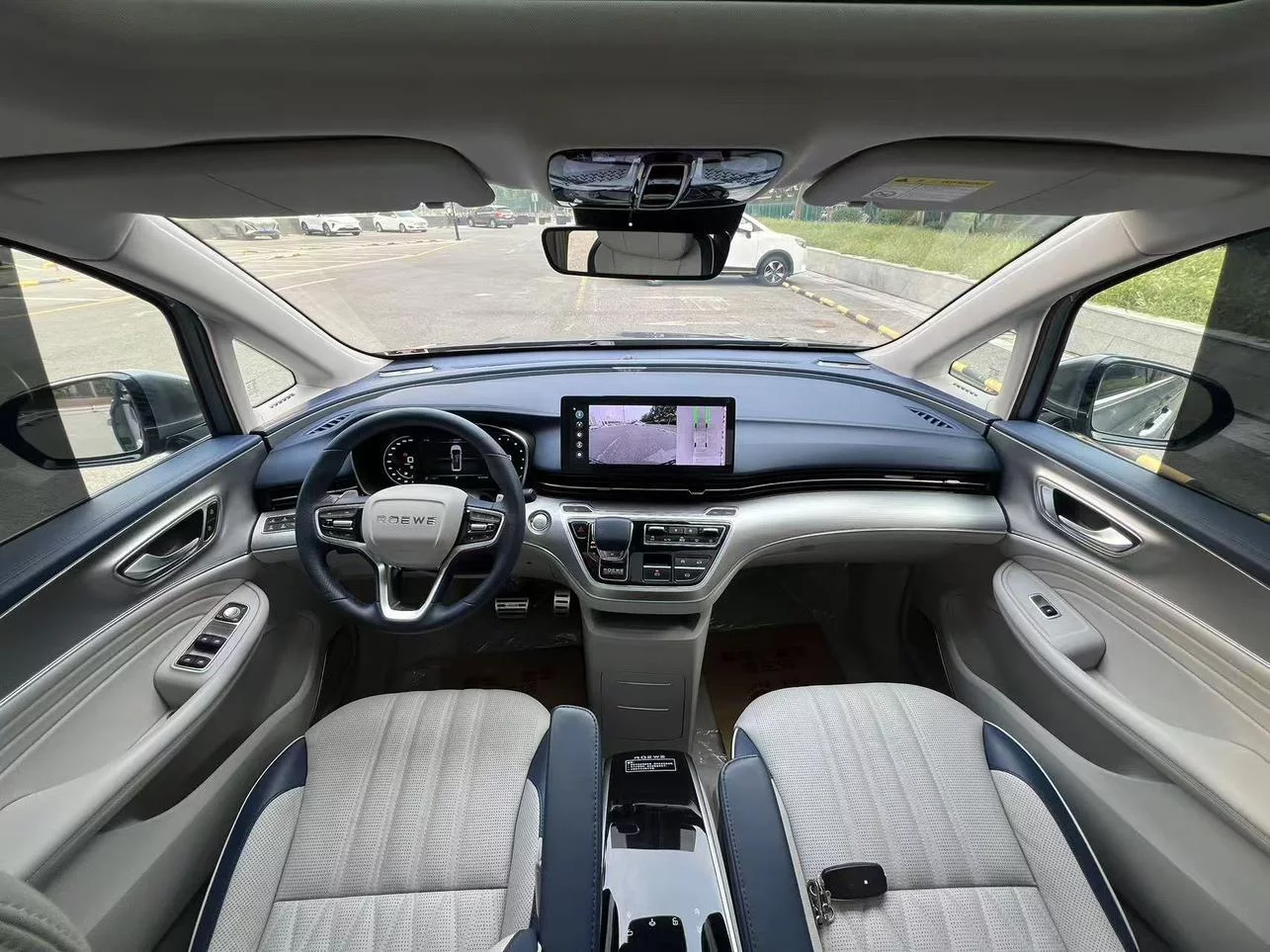 Roewe iMAX8