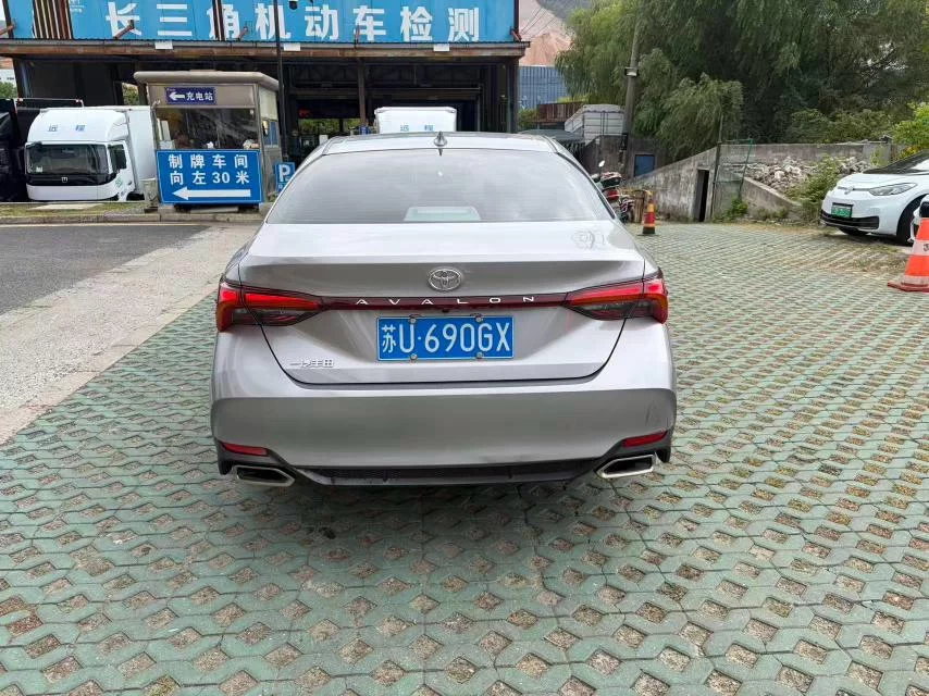 Toyota Avalon