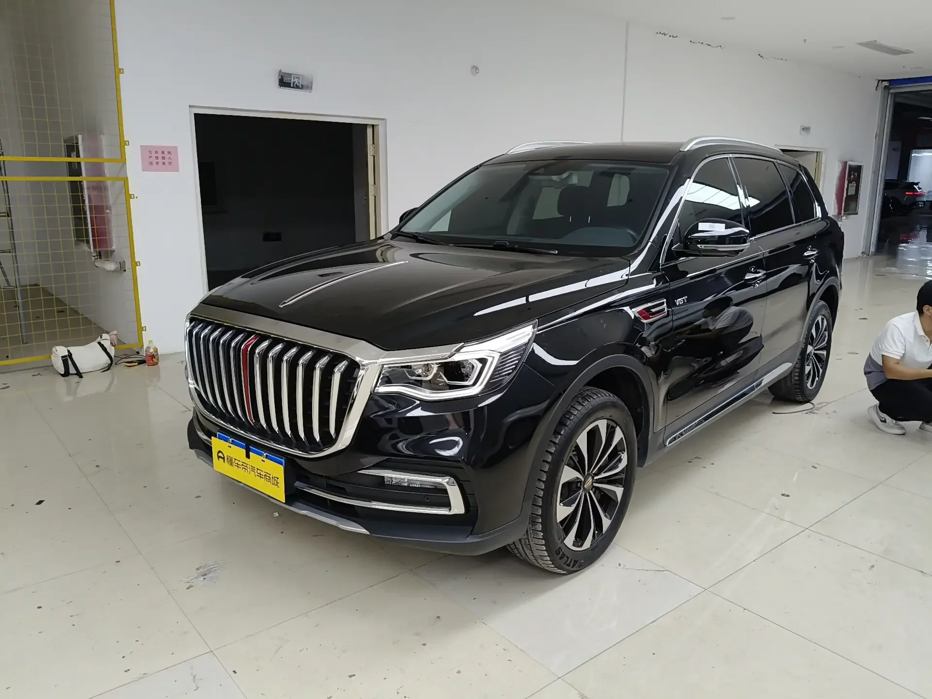 Hongqi HS7