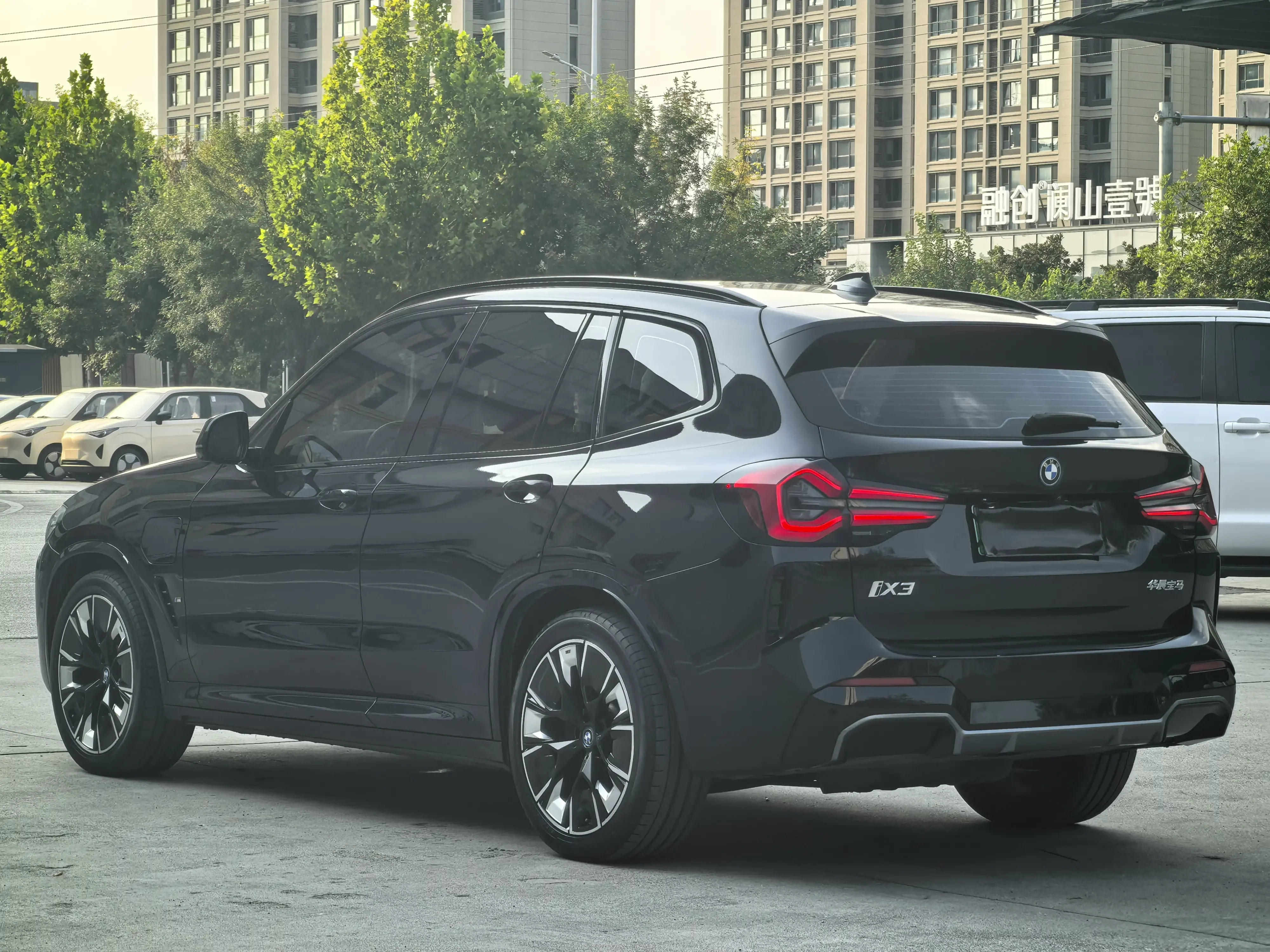 BMW iX3