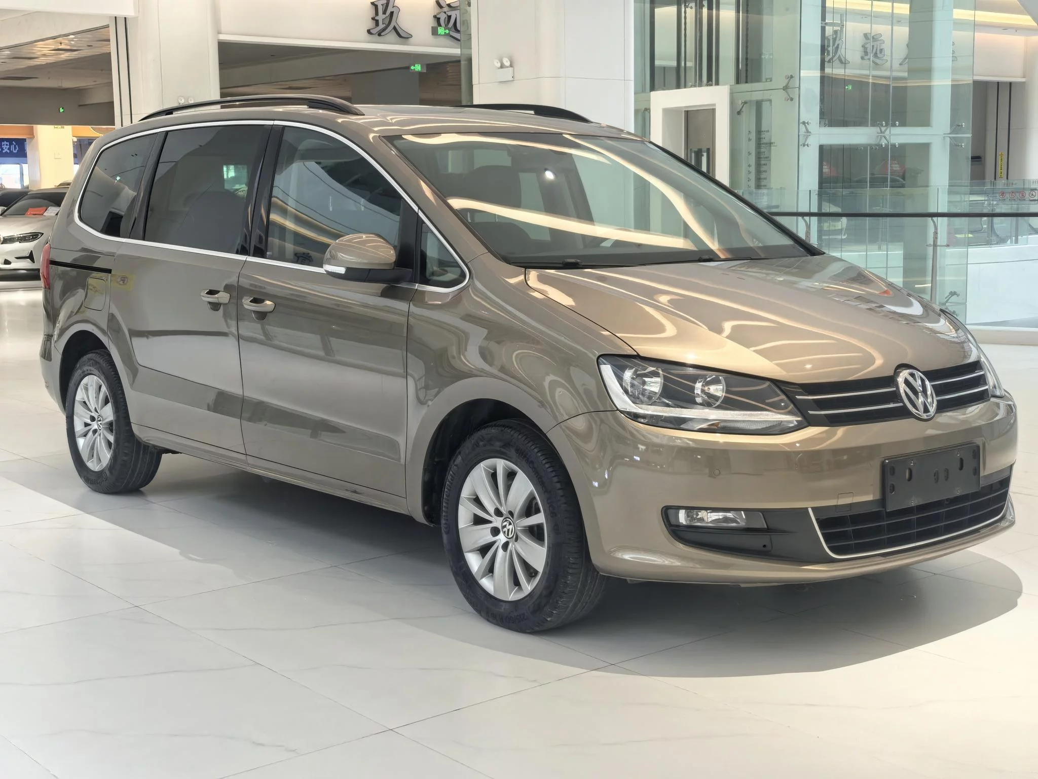 Volkswagen Sharon
