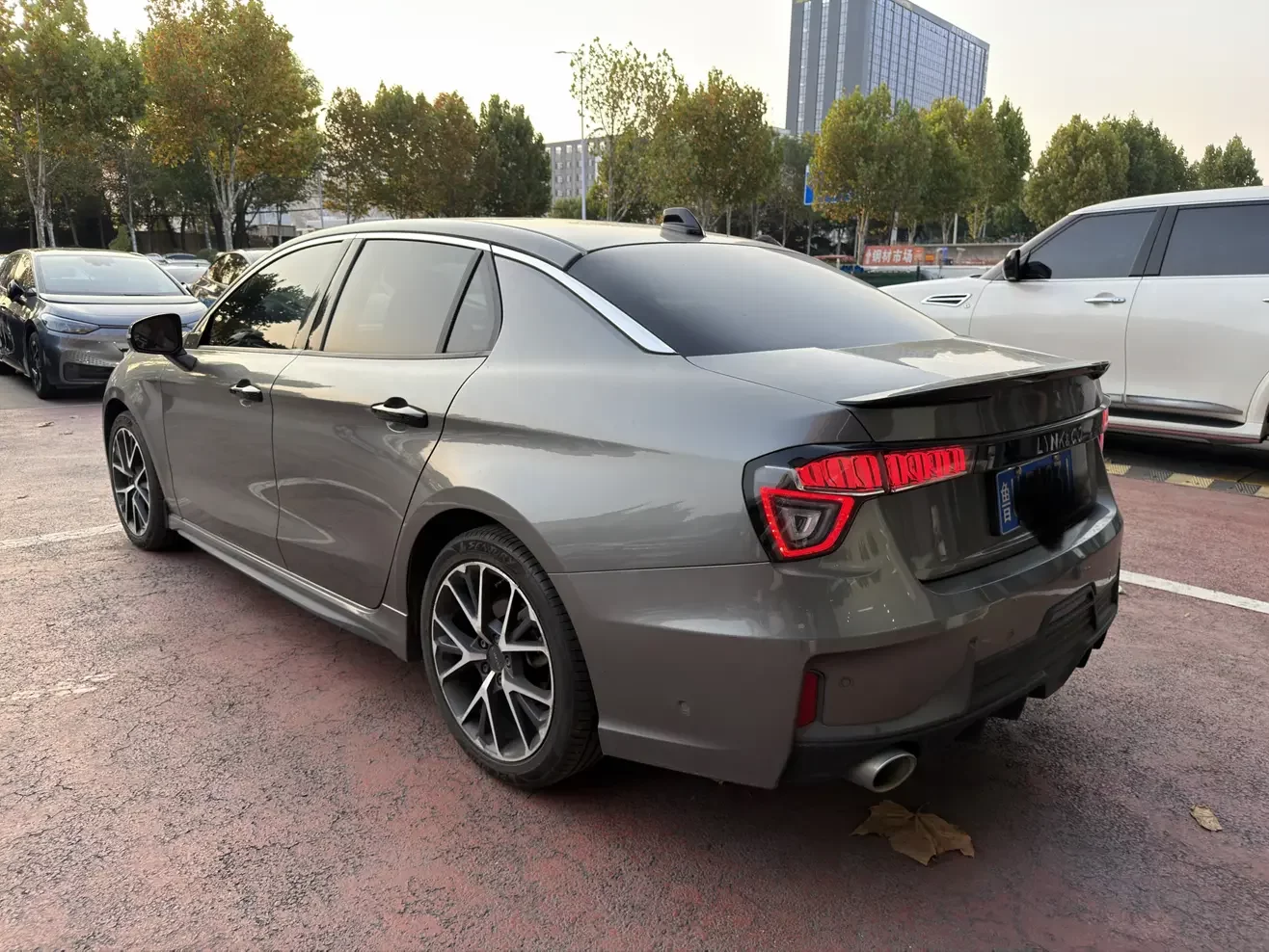 Lynk & Co 03