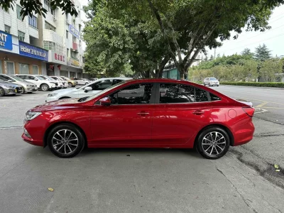 Roewe i5