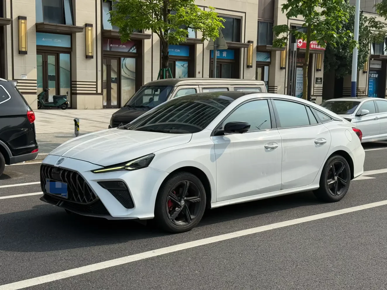 MG 5 SCORPIO