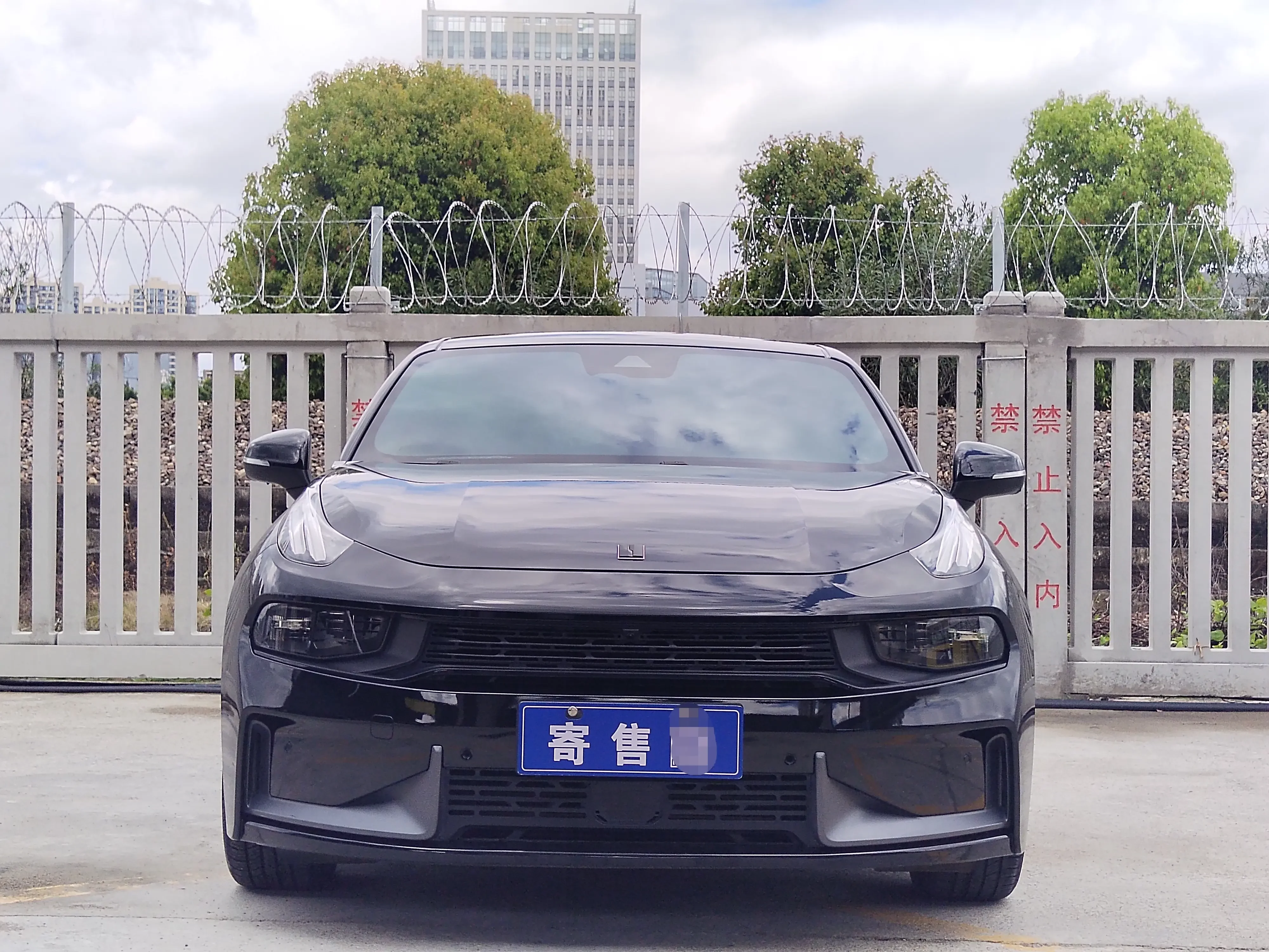 Lynk & Co 03