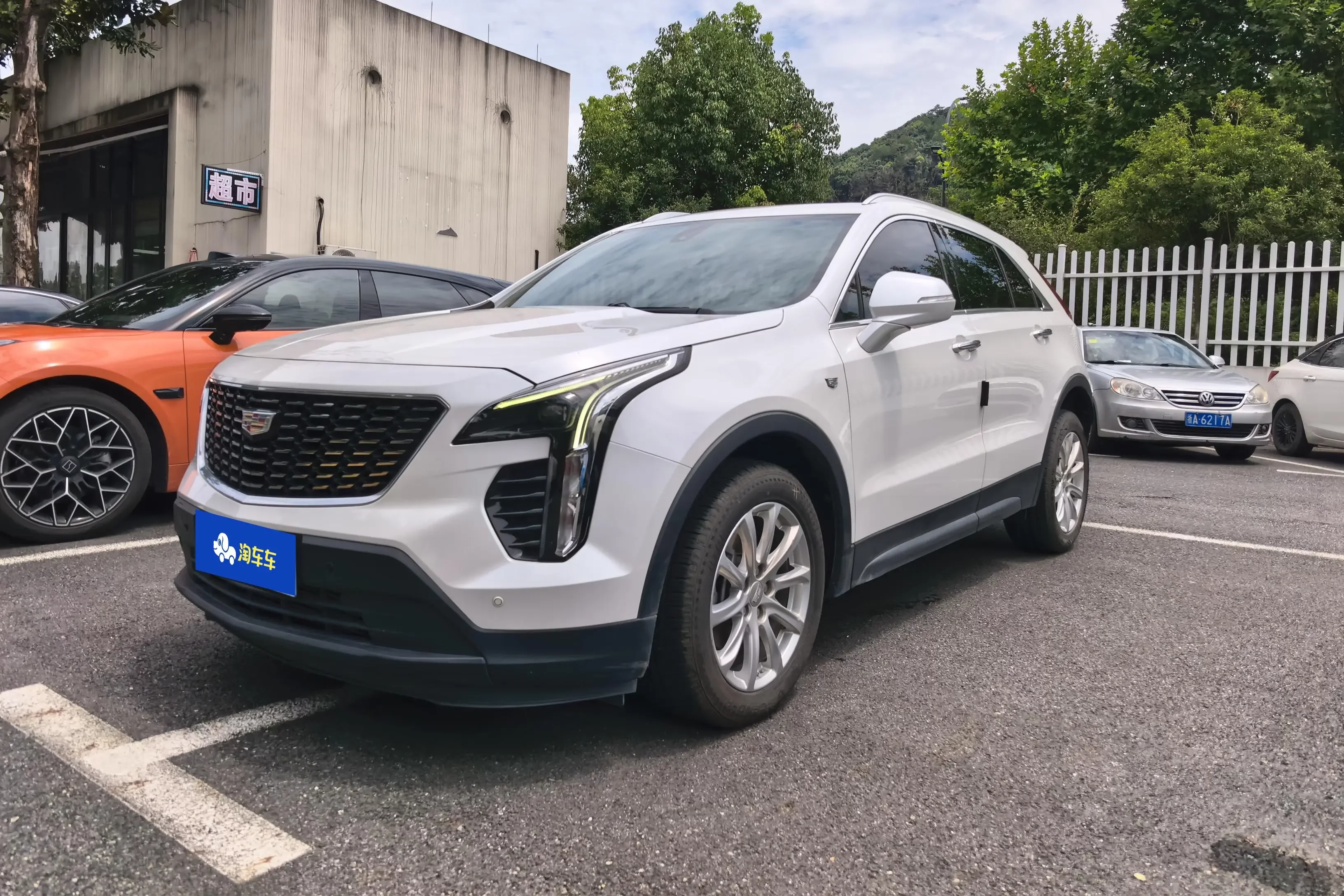CADILLAC XT4