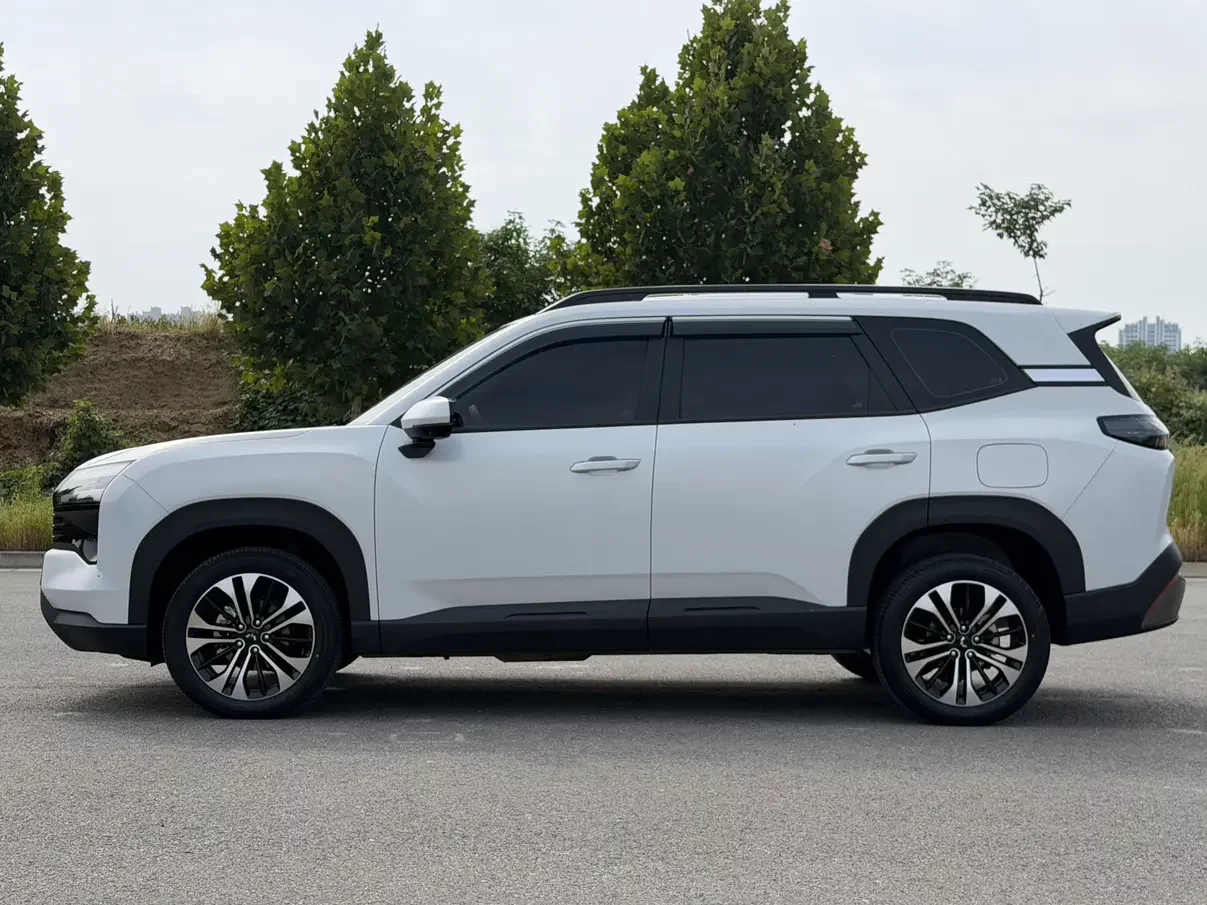 Wuling Starlight 560 PHEV