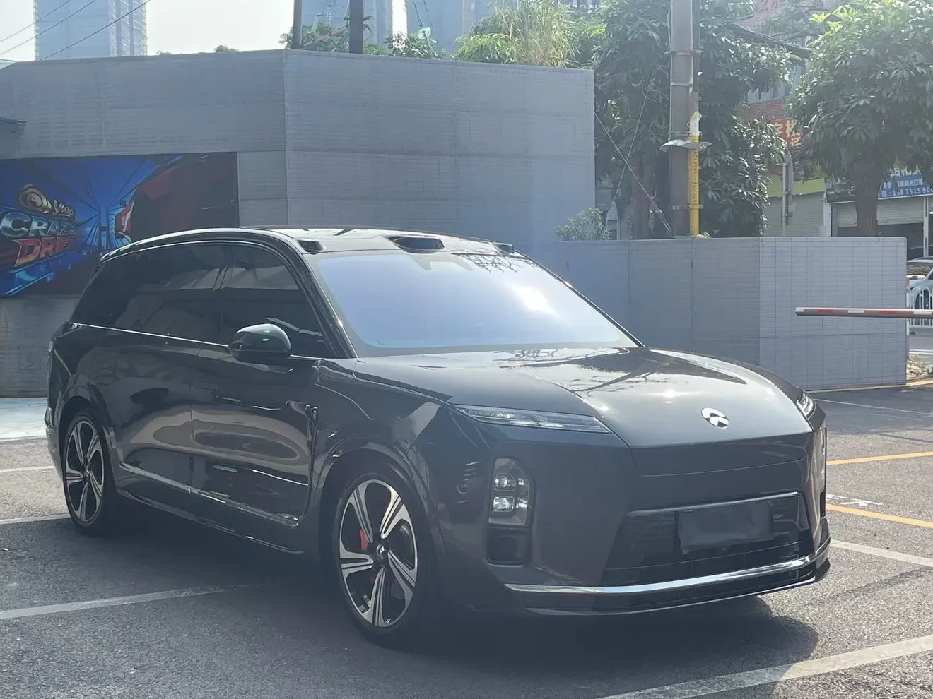 NIO ES8