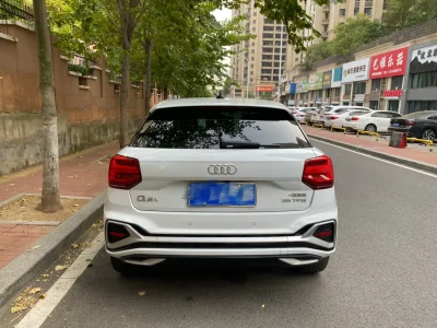 Audi Q2L