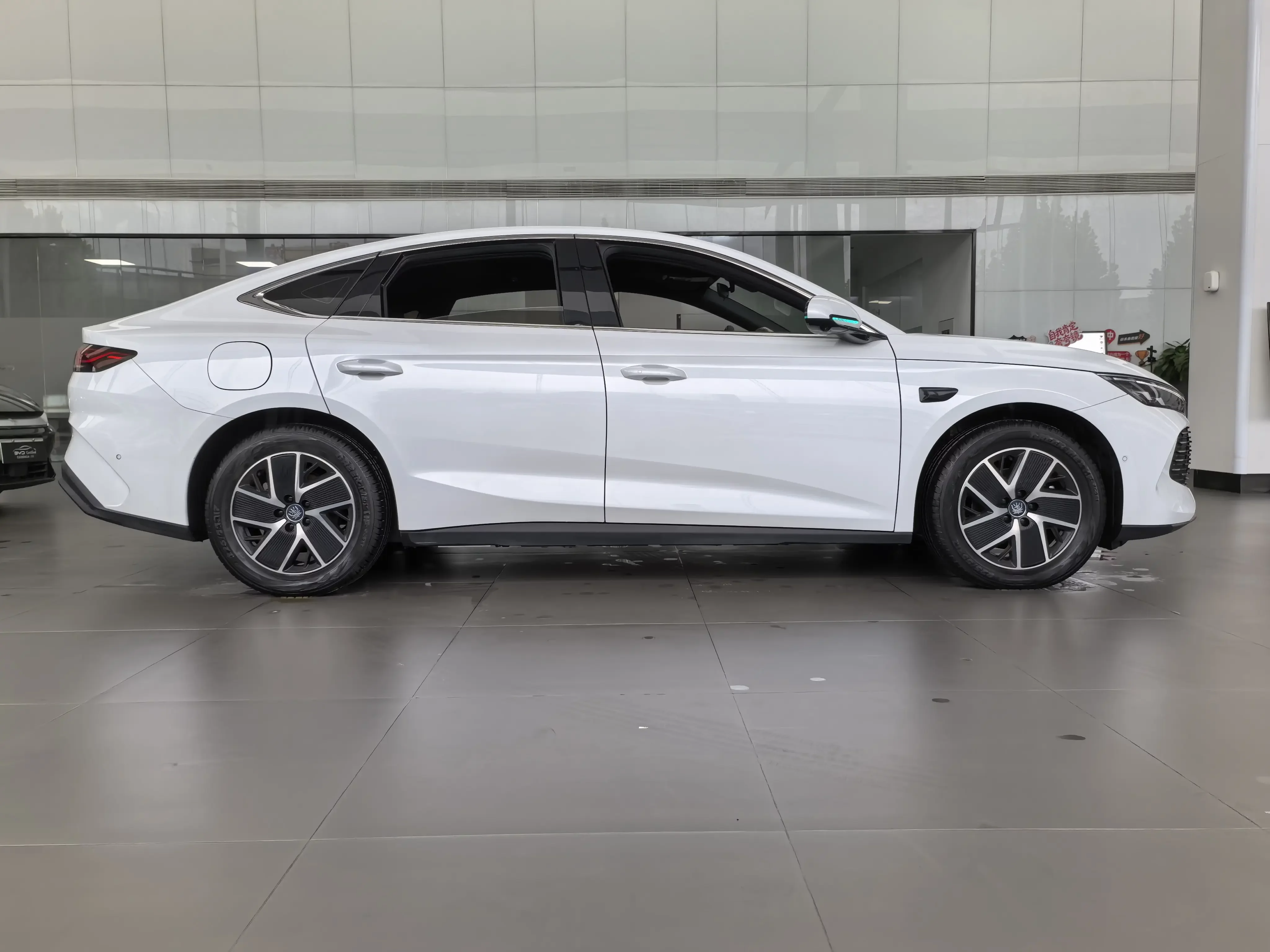 BYD Qin L DM