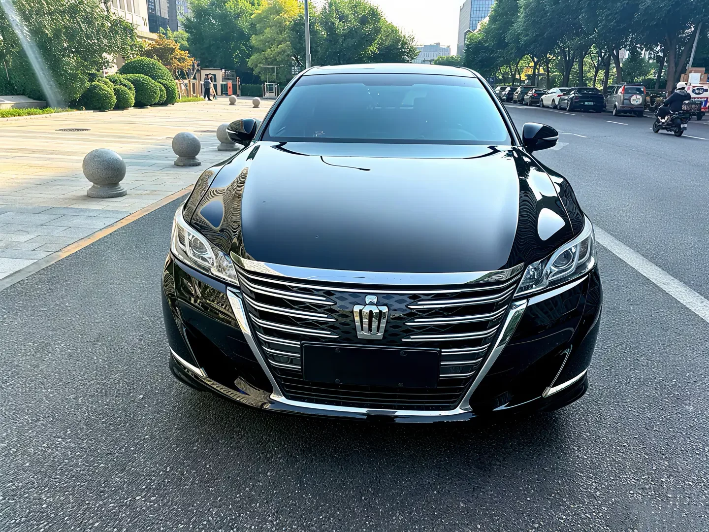 Toyota crown