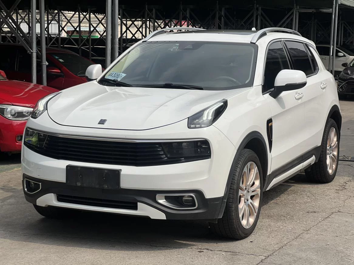 Lynk & Co 01