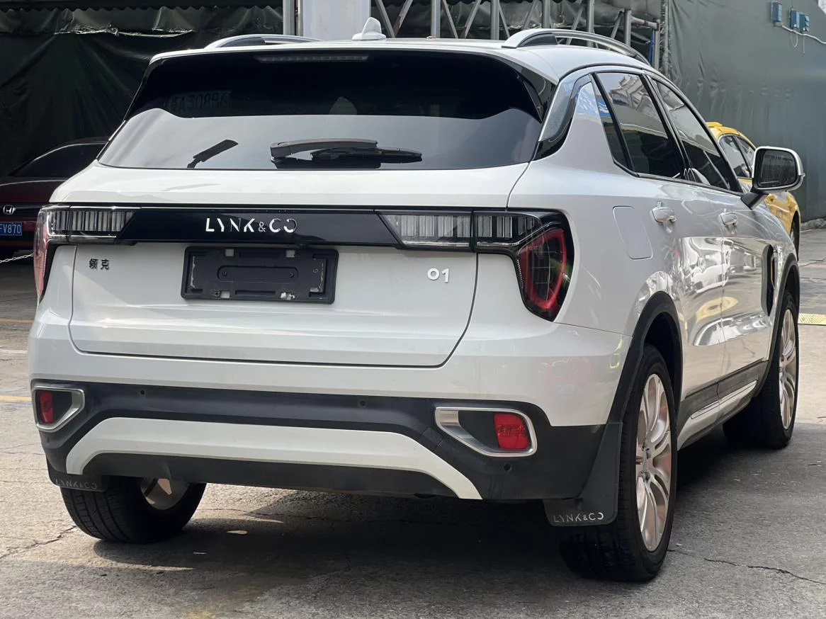 Lynk & Co 01