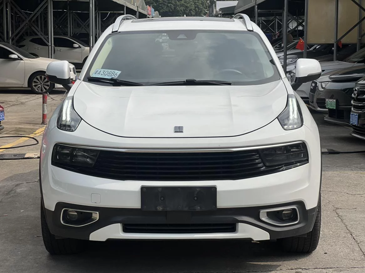 Lynk & Co 01