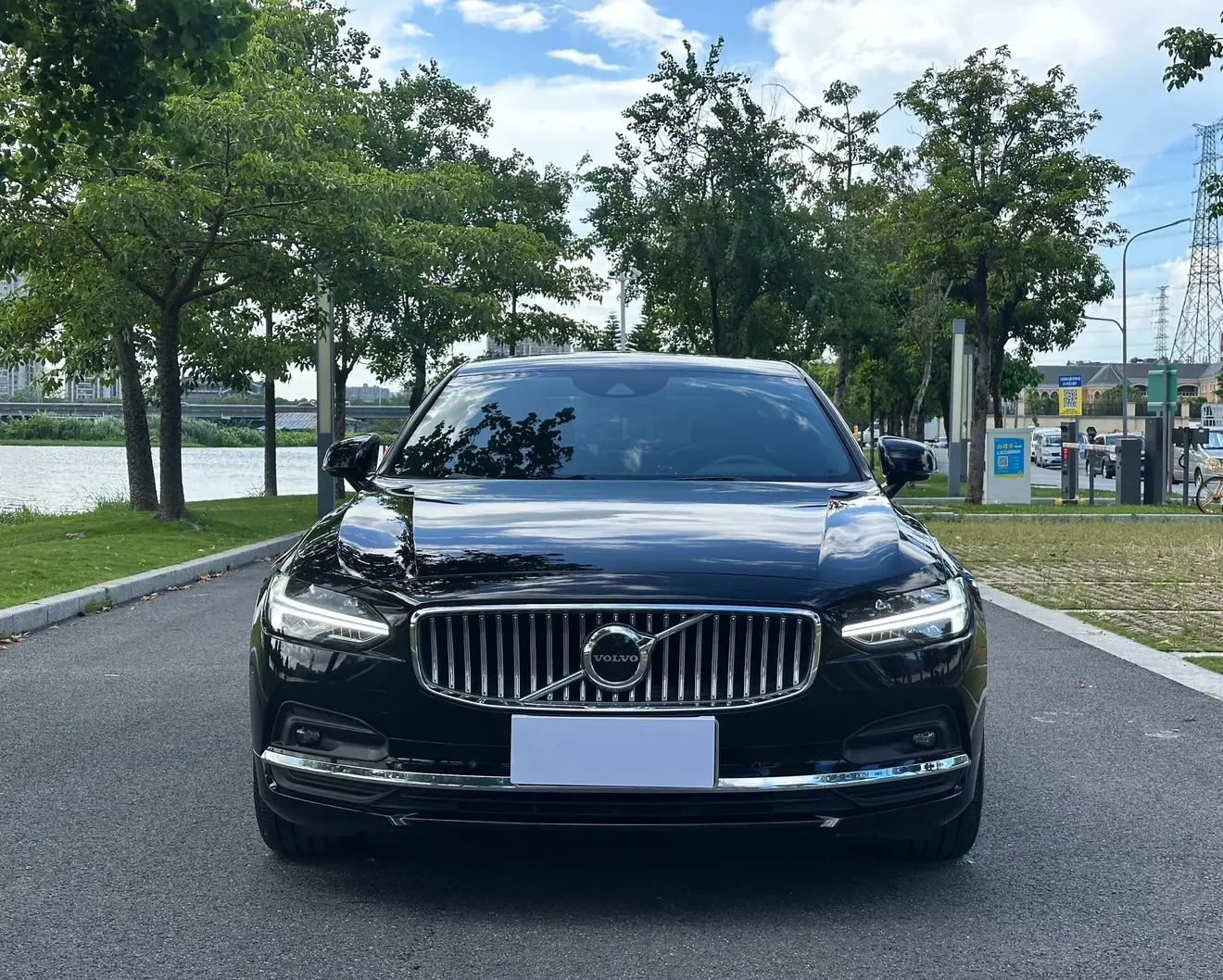 Volvo S90