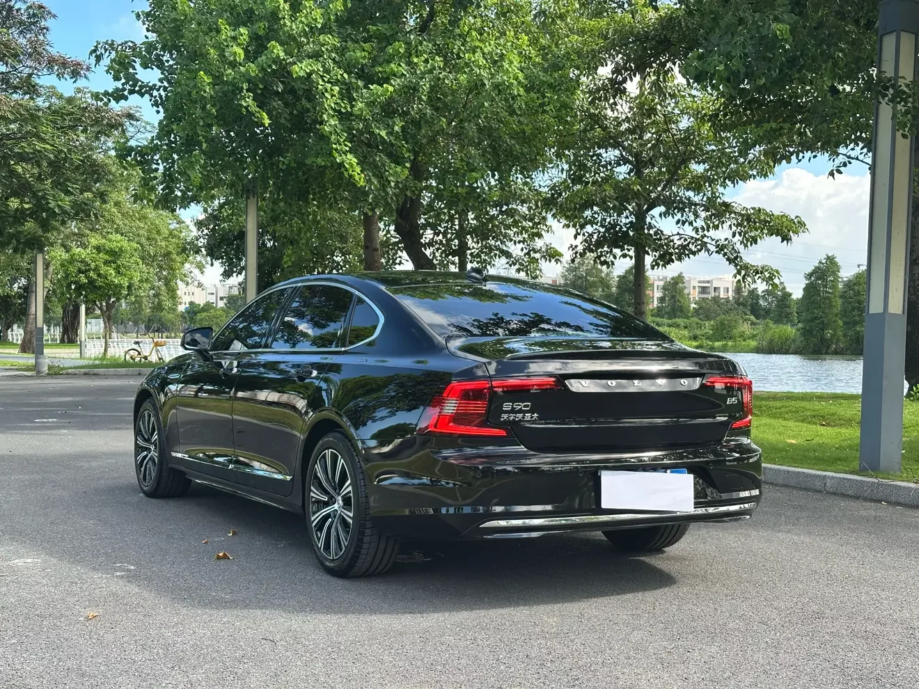 Volvo S90