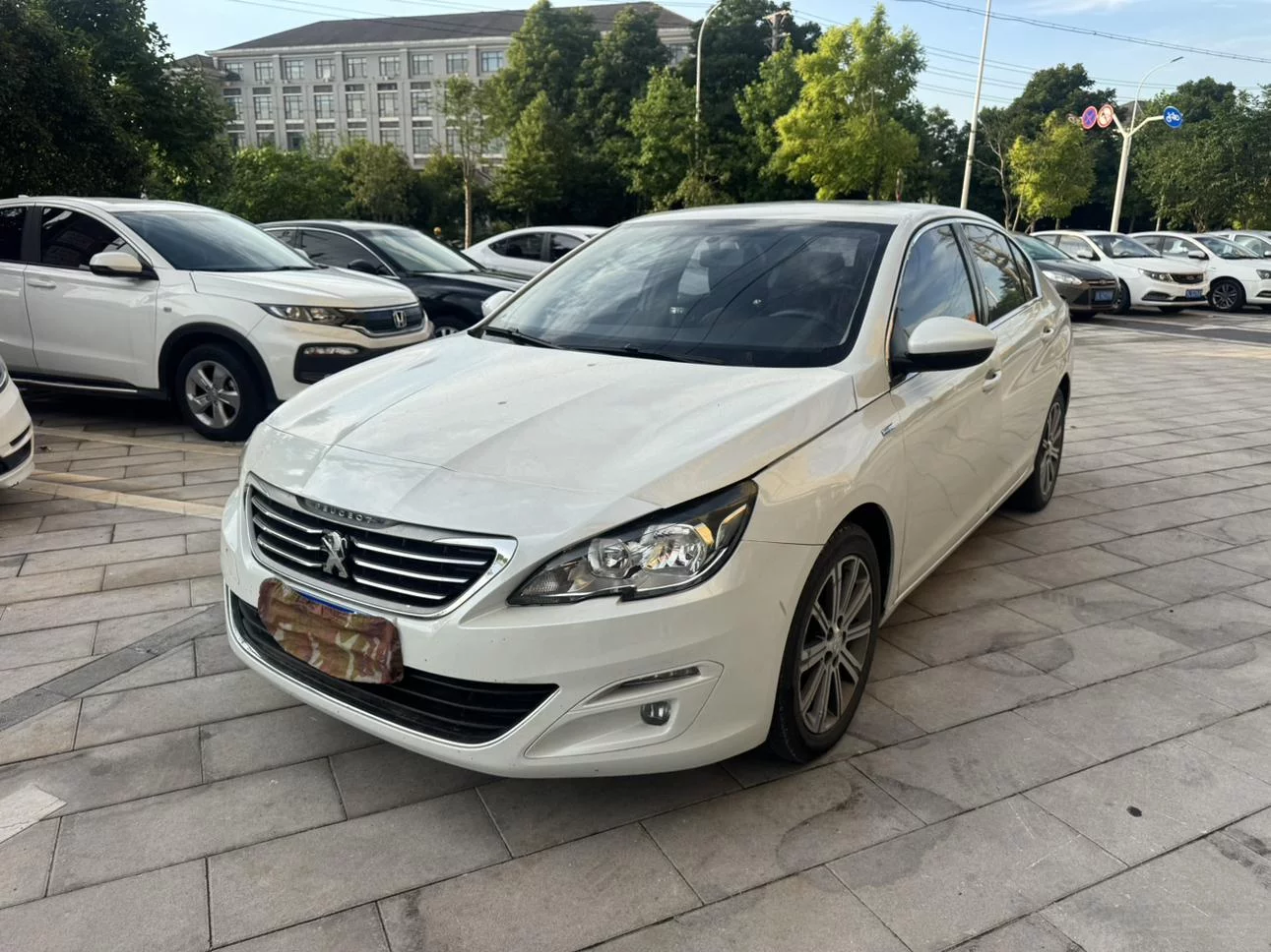 Peugeot 408