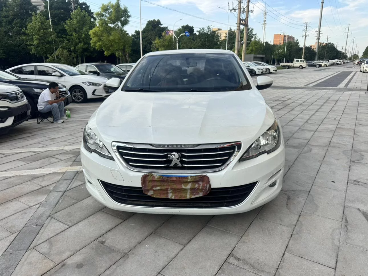 Peugeot 408