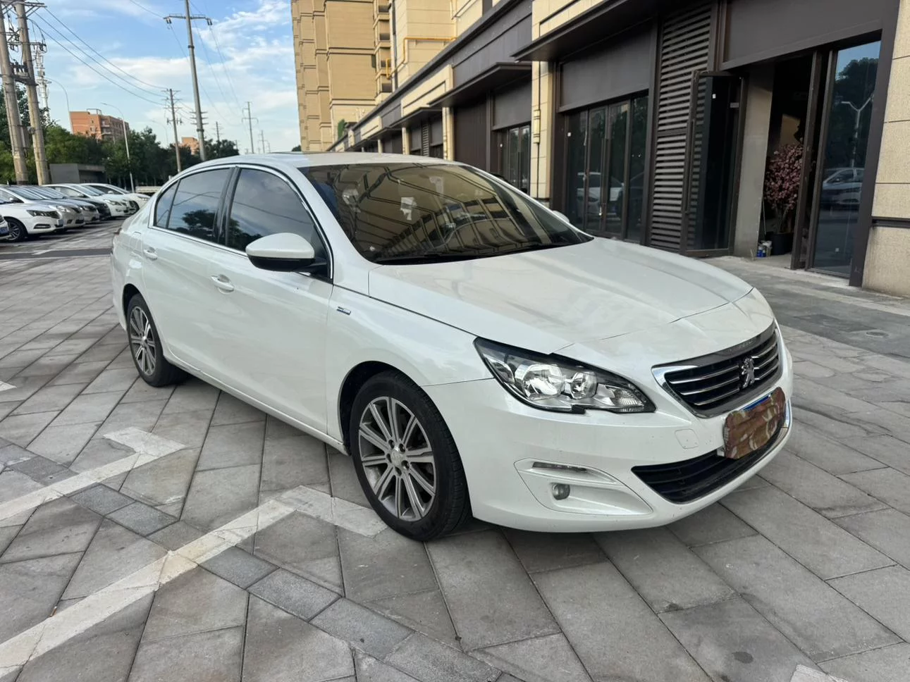 Peugeot 408