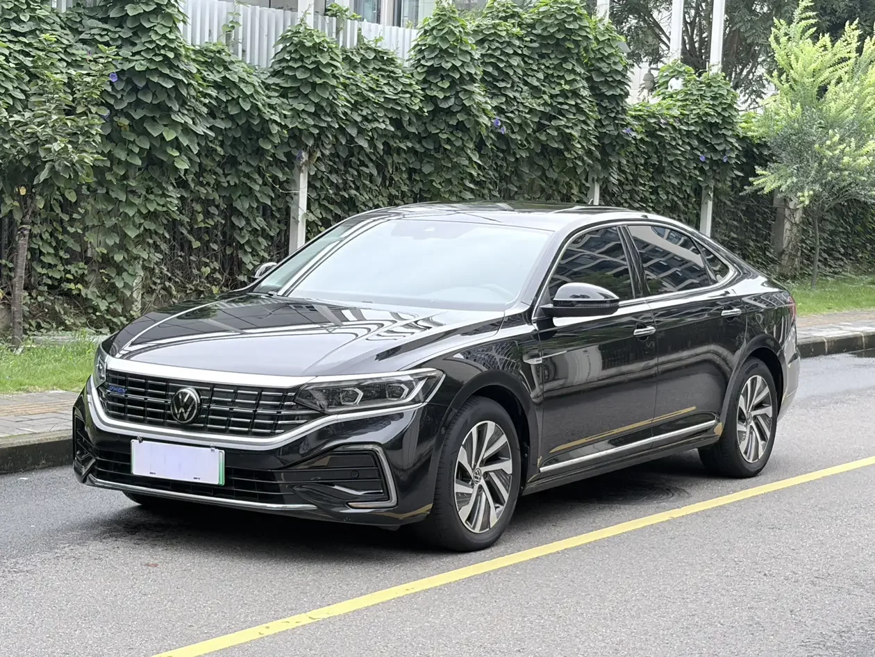 VOLKSWAGEN PASSAT PHEV