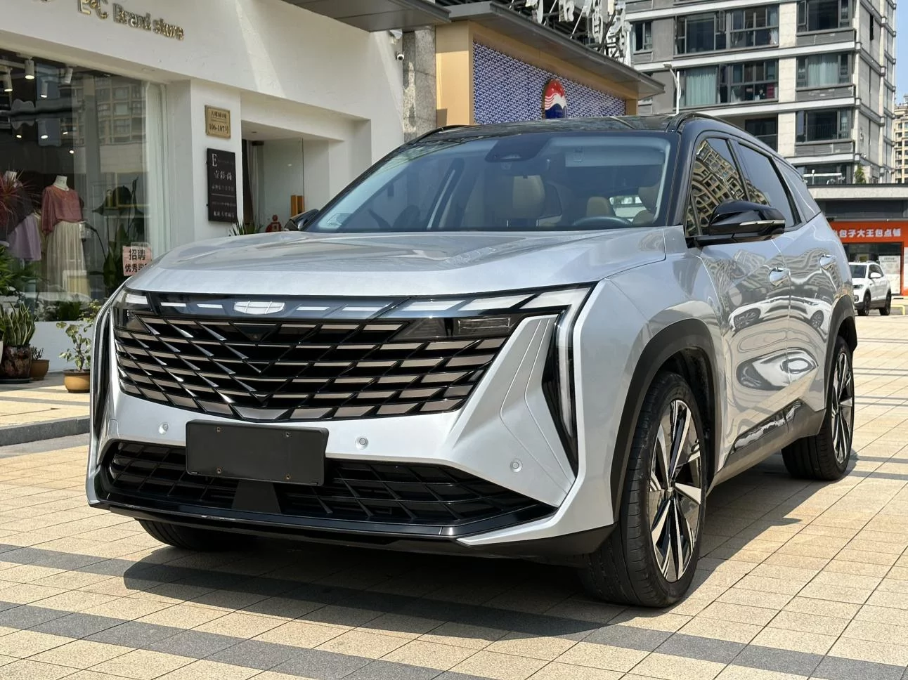 Geely Atlas L