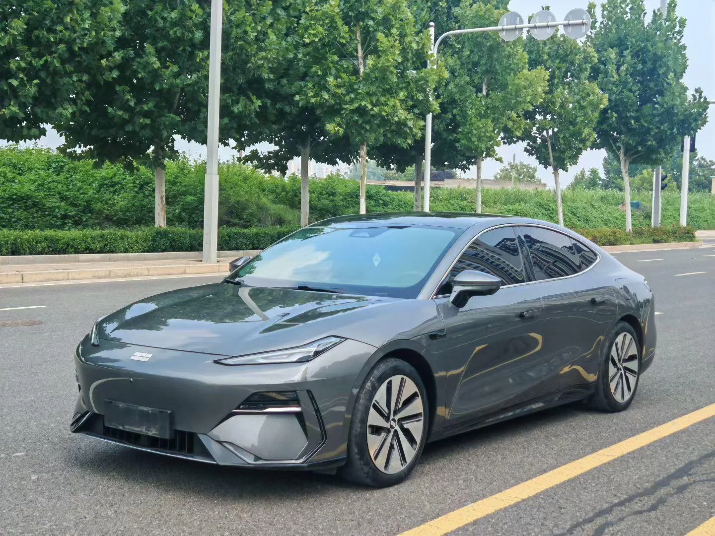 Geely Galaxy E8