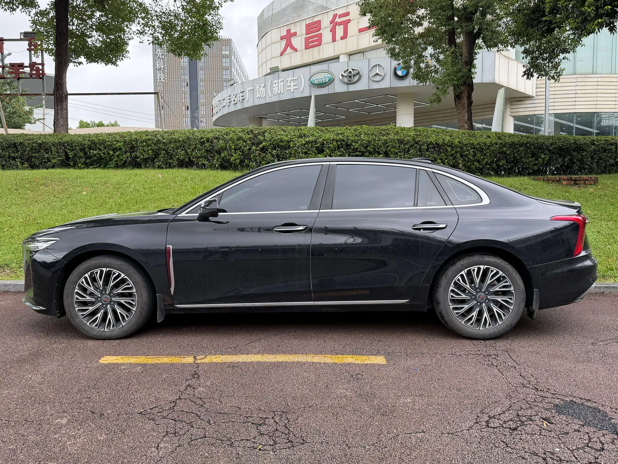 Hongqi H5