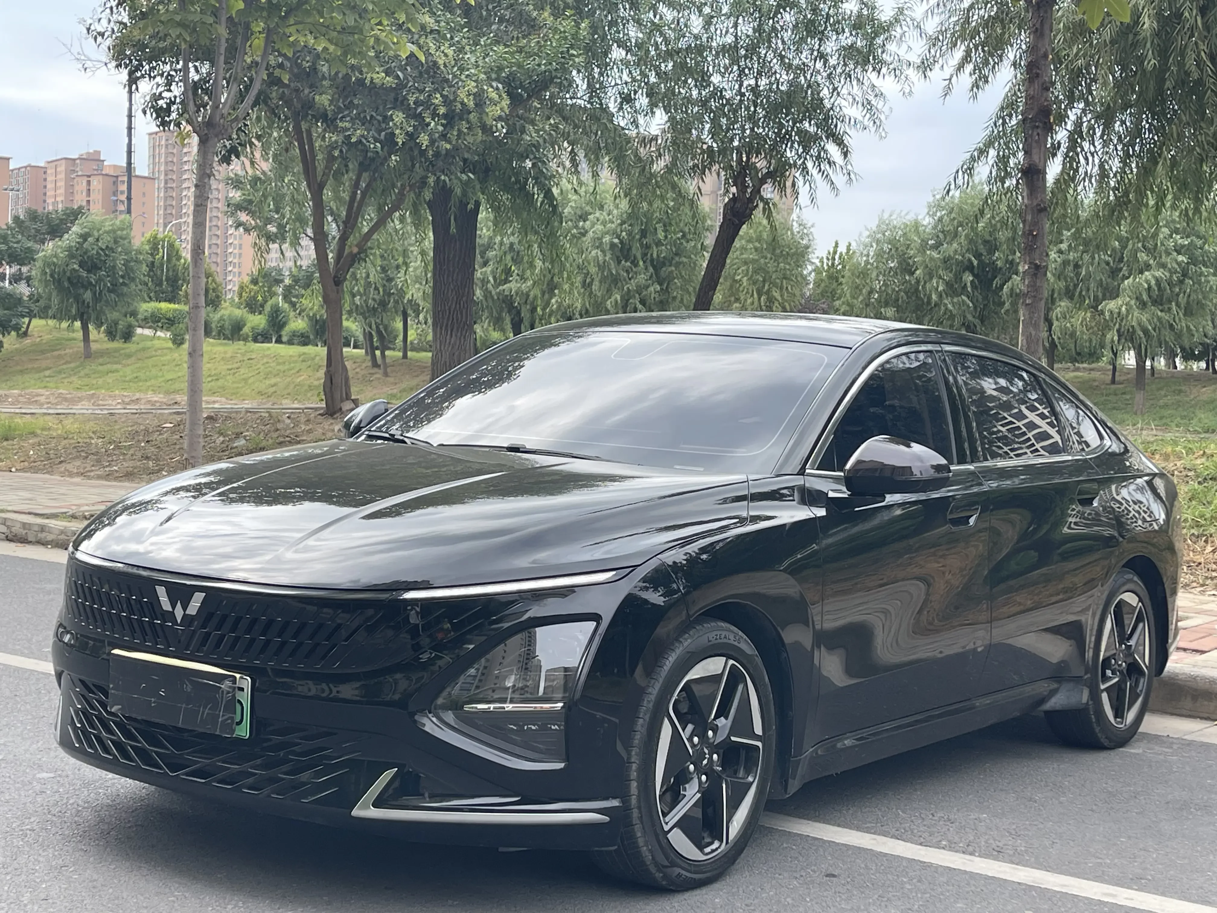Wuling Starlight PHEV