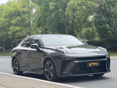 Lynk & Co 03