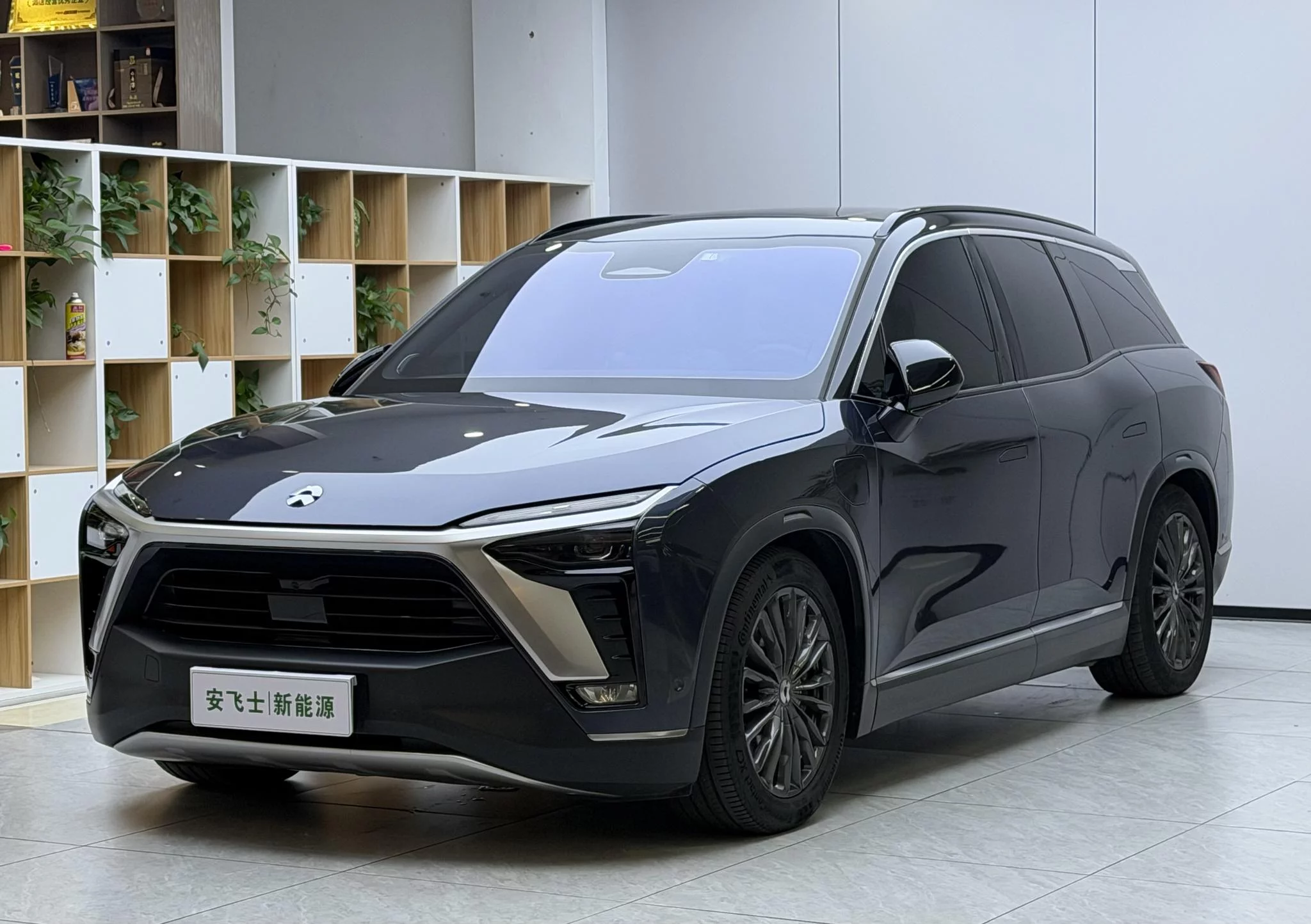 NIO ES8