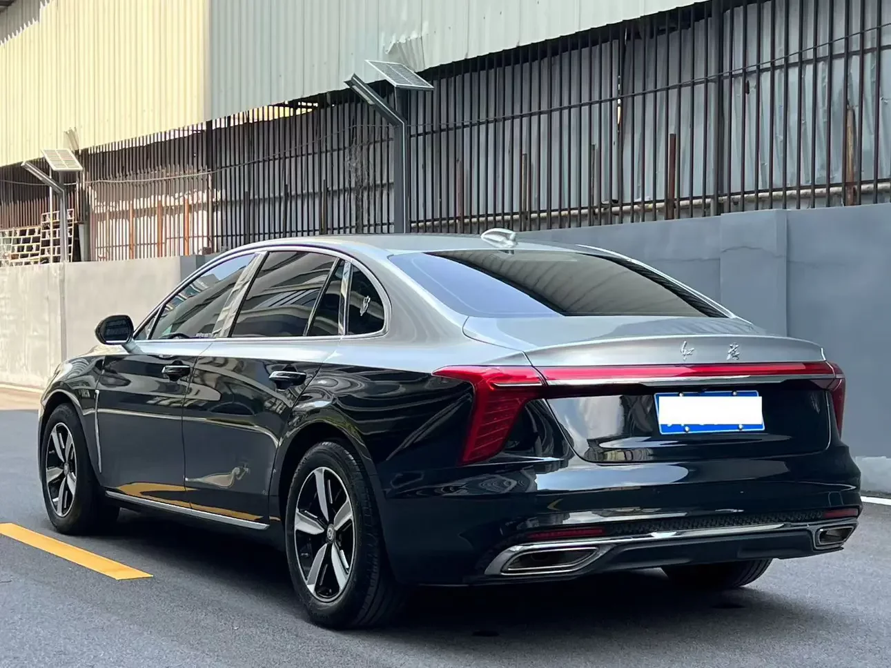 Hongqi H5